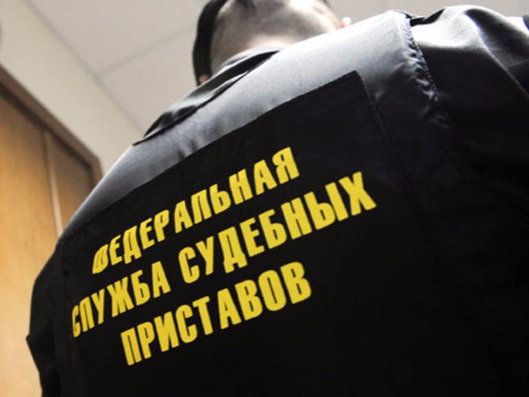 Томич прятал машину от приставов на их территории Томич прятал машину от приставов на их территории