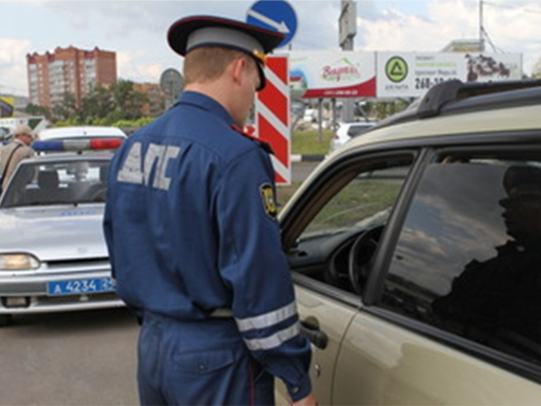 Должникам ограничат право управления транспортными средствами